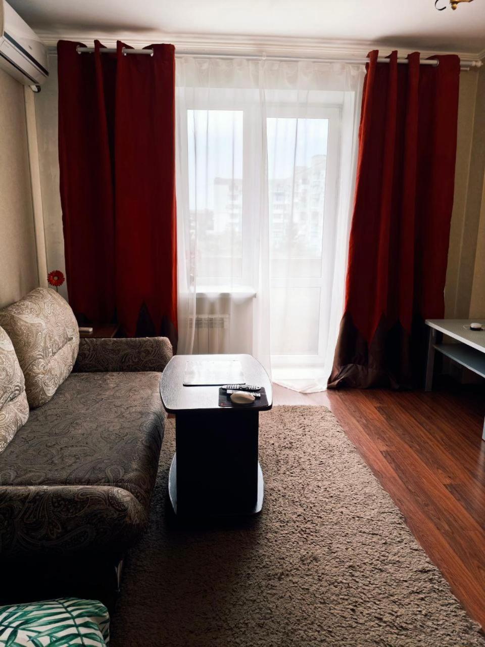 Spacious Apartment With Balcony كريمنشوك المظهر الخارجي الصورة